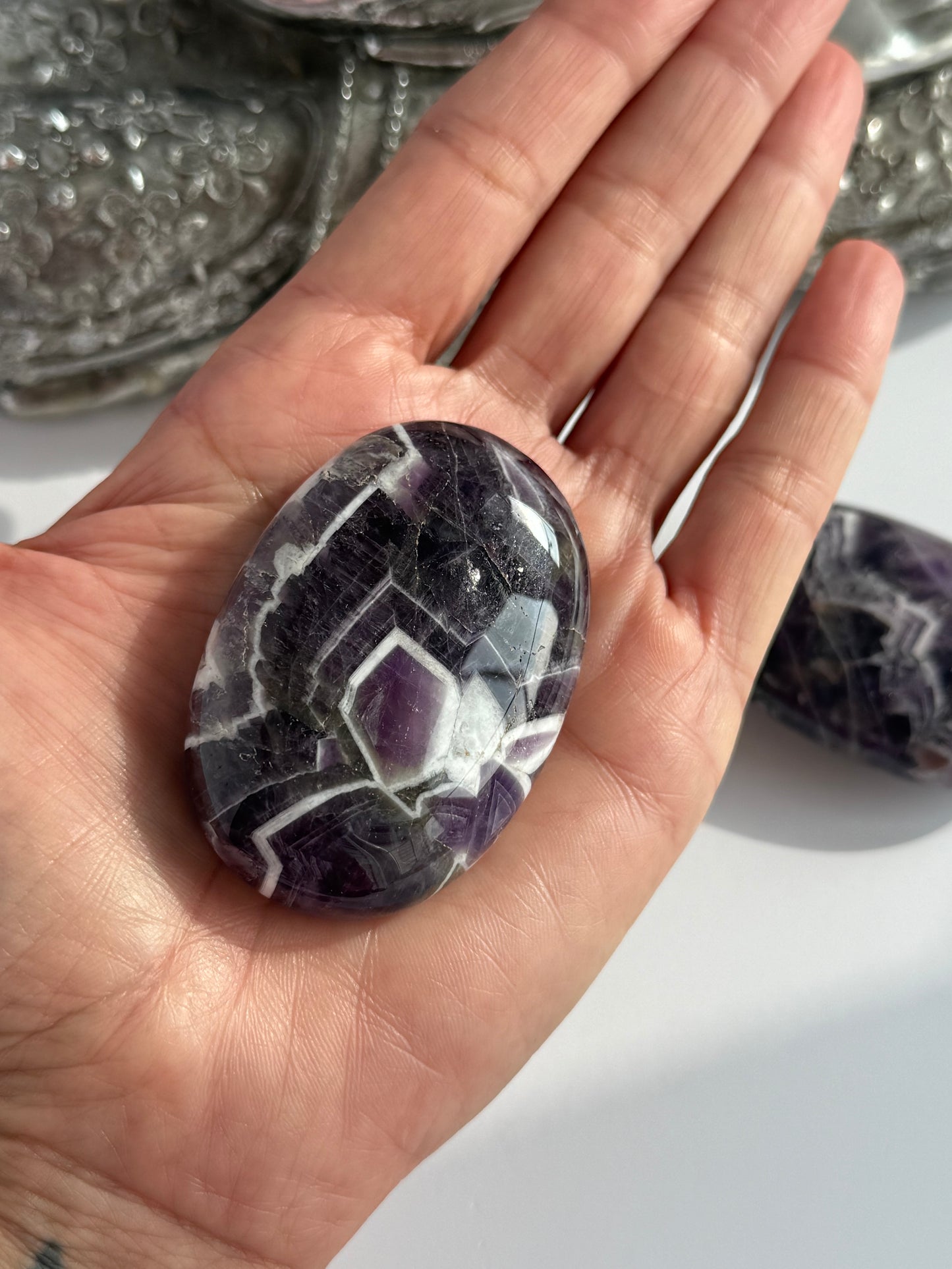 Chevron Amethyst Palm Stone (6cm) 1 count