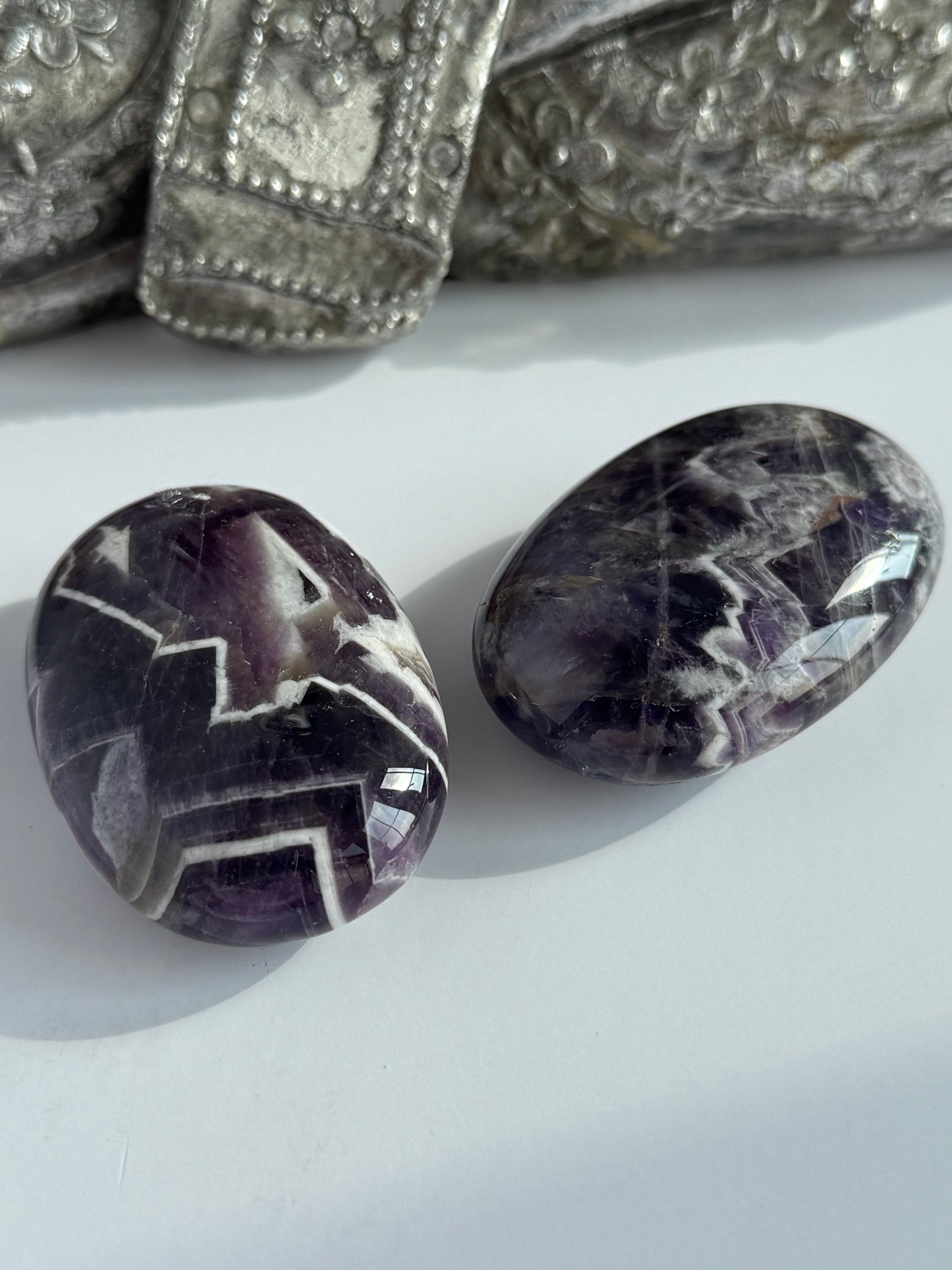 Chevron Amethyst Palm Stone (6cm) 1 count